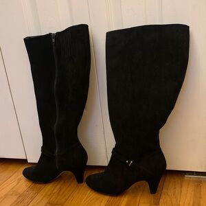 Elegant Black Suede Women's Boots never worn